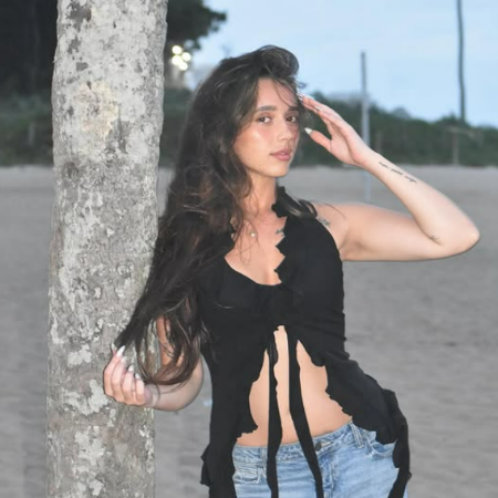 Olivia Richards is a talented Canadian capture who has grown and won the hearts of many.